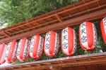 清瀬日枝神社・水天宮 境内入口に掲げられた水天宮の提灯の様子