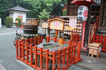 産泰神社 抜け柄杓の様子