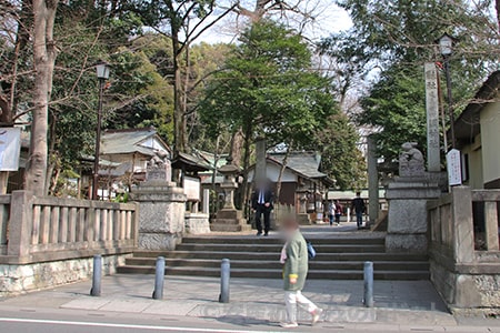 調神社 境内入口の様子