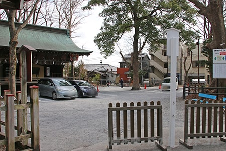 調神社 駐車場（別角度）の様子