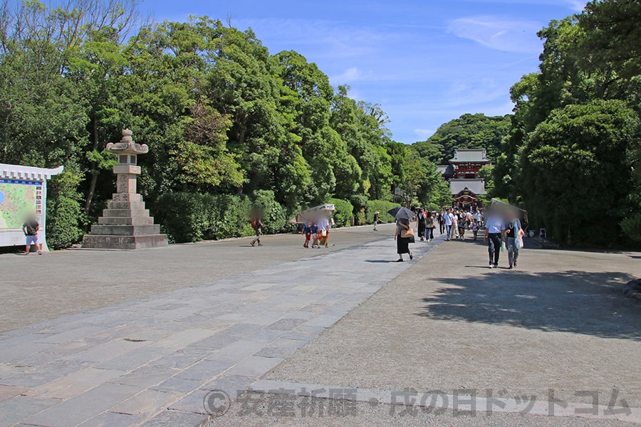 鶴岡八幡宮 境内の参道の様子