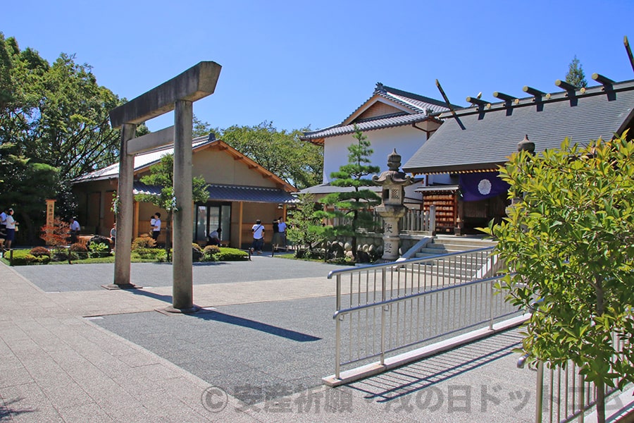 塩竈神社 別角度からの境内全体の様子