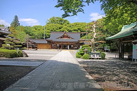 砥鹿神社 境内中の様子