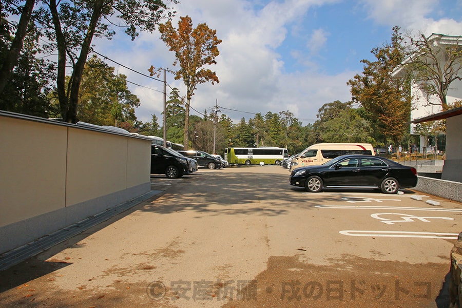 春日大社 駐車場入ってすぐの様子