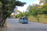 広島護國神社 広島城址公園内を護國神社に向かう車の様子