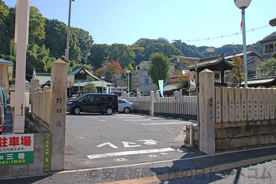 比治山神社 駐車場入口の様子