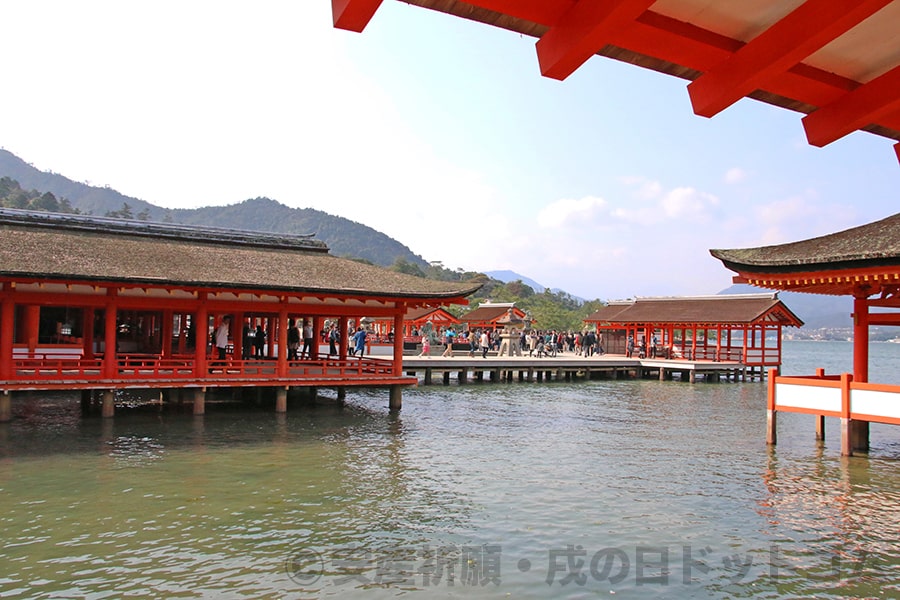 厳島神社 回廊で囲まれた枡形という場所の様子