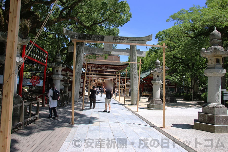 太宰府天満宮 鳥居と楼門の様子