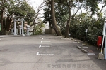 多摩川浅間神社 駐車スペースの様子（中腹部・社務所の手前）