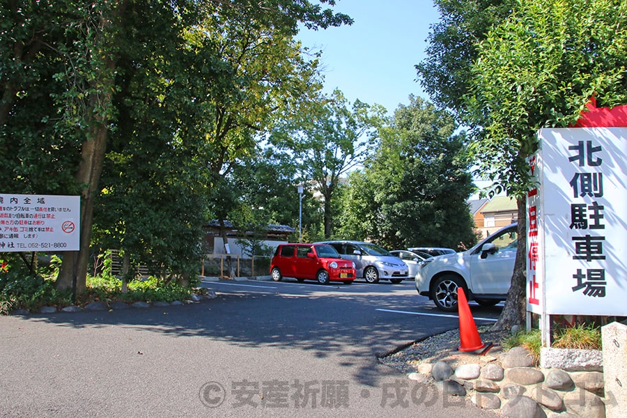 伊奴神社 北側駐車場入口の様子