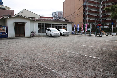 草加神社 駐車場の様子