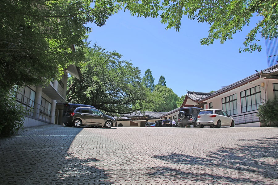 日枝神社 女坂を上りきったところ（南神門付近）の様子