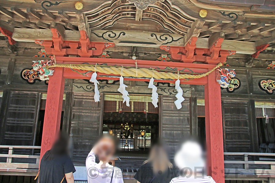 大洗磯前神社 御祈祷の執り行われる拝殿内の様子