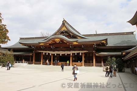 寒川神社 拝殿