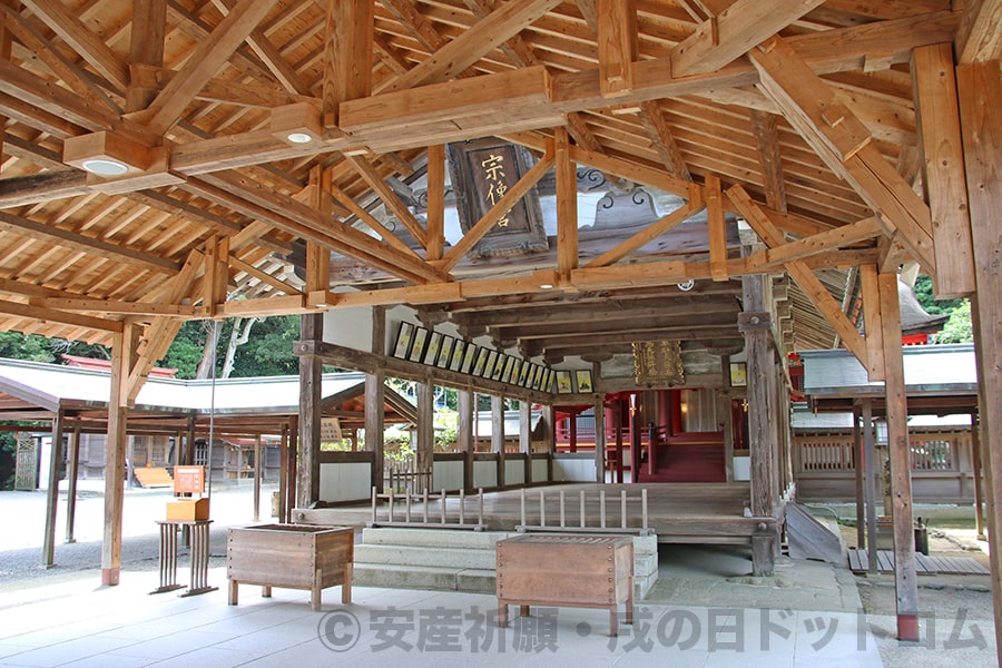 宗像大社 拝殿（奥に本殿）の様子